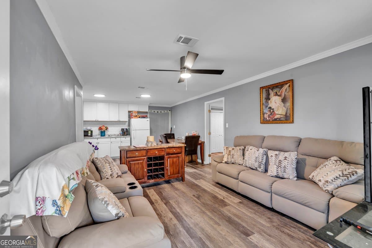 4 bedroom, 2 bathroom, 1,339 sq ft single family residence for sale at 603 E 1st Avenue, Cordele, GA 31015 — photo 2