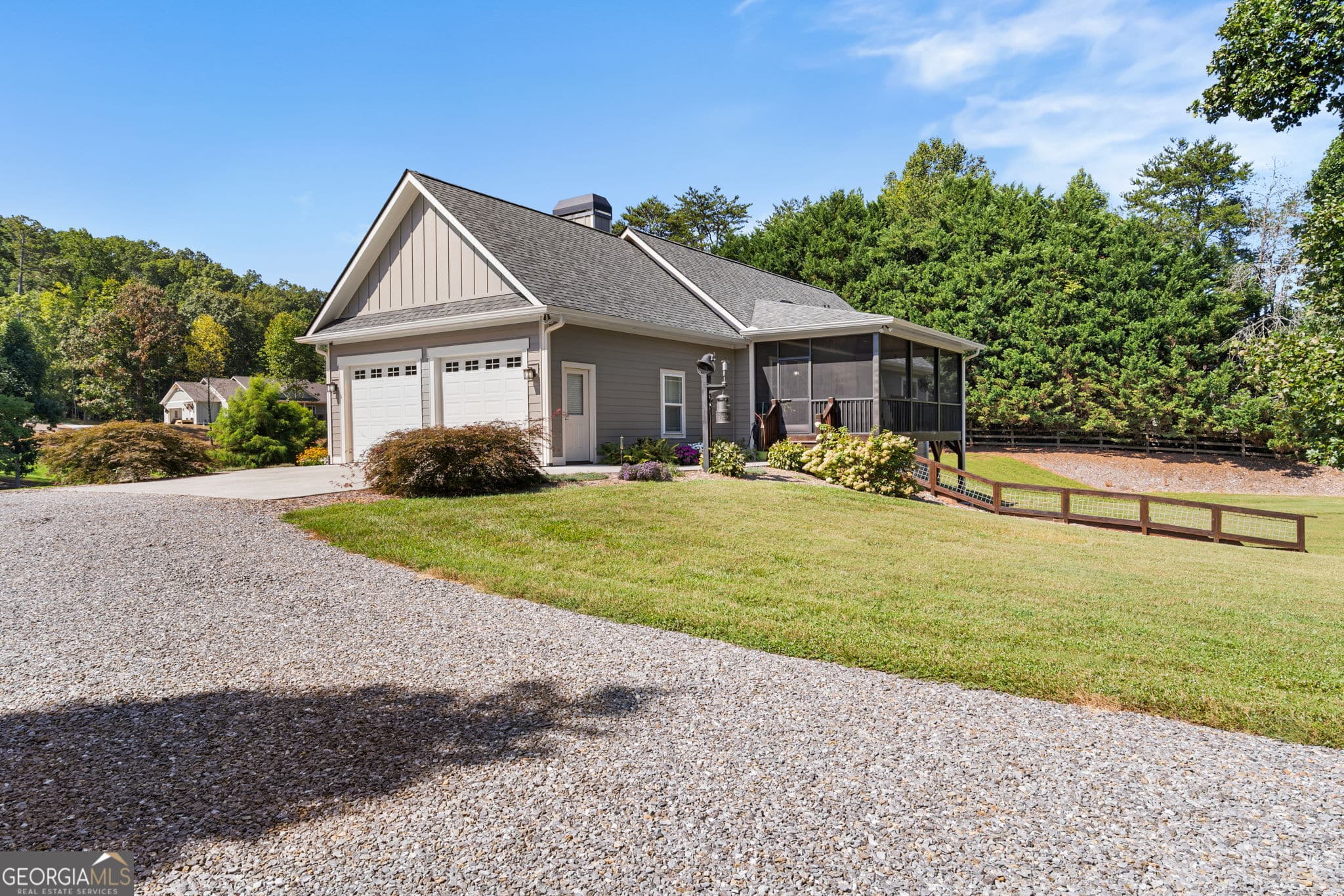3 bedroom, 3 bathroom single family residence under contract at 1702 Cedar Cliff Road, Hiawassee, GA 30546 — photo 2