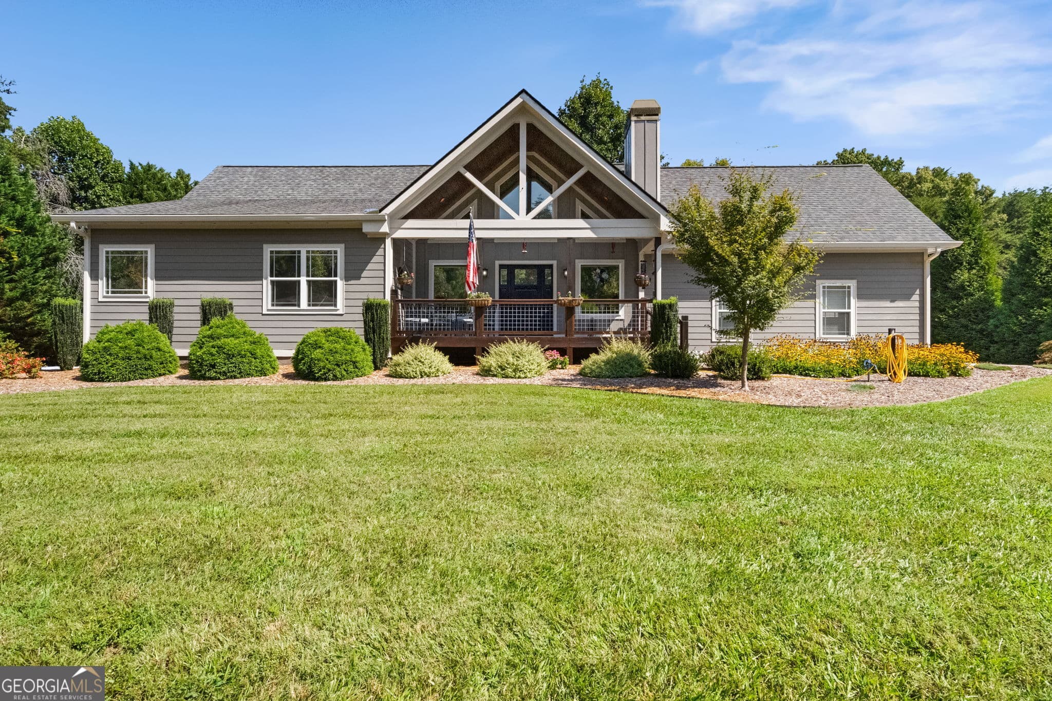 3 bedroom, 3 bathroom single family residence under contract at 1702 Cedar Cliff Road, Hiawassee, GA 30546 — photo 3
