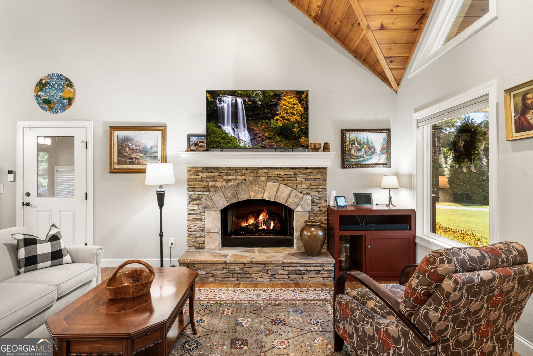3 bedroom, 3 bathroom single family residence under contract at 1702 Cedar Cliff Road, Hiawassee, GA 30546 — photo 5