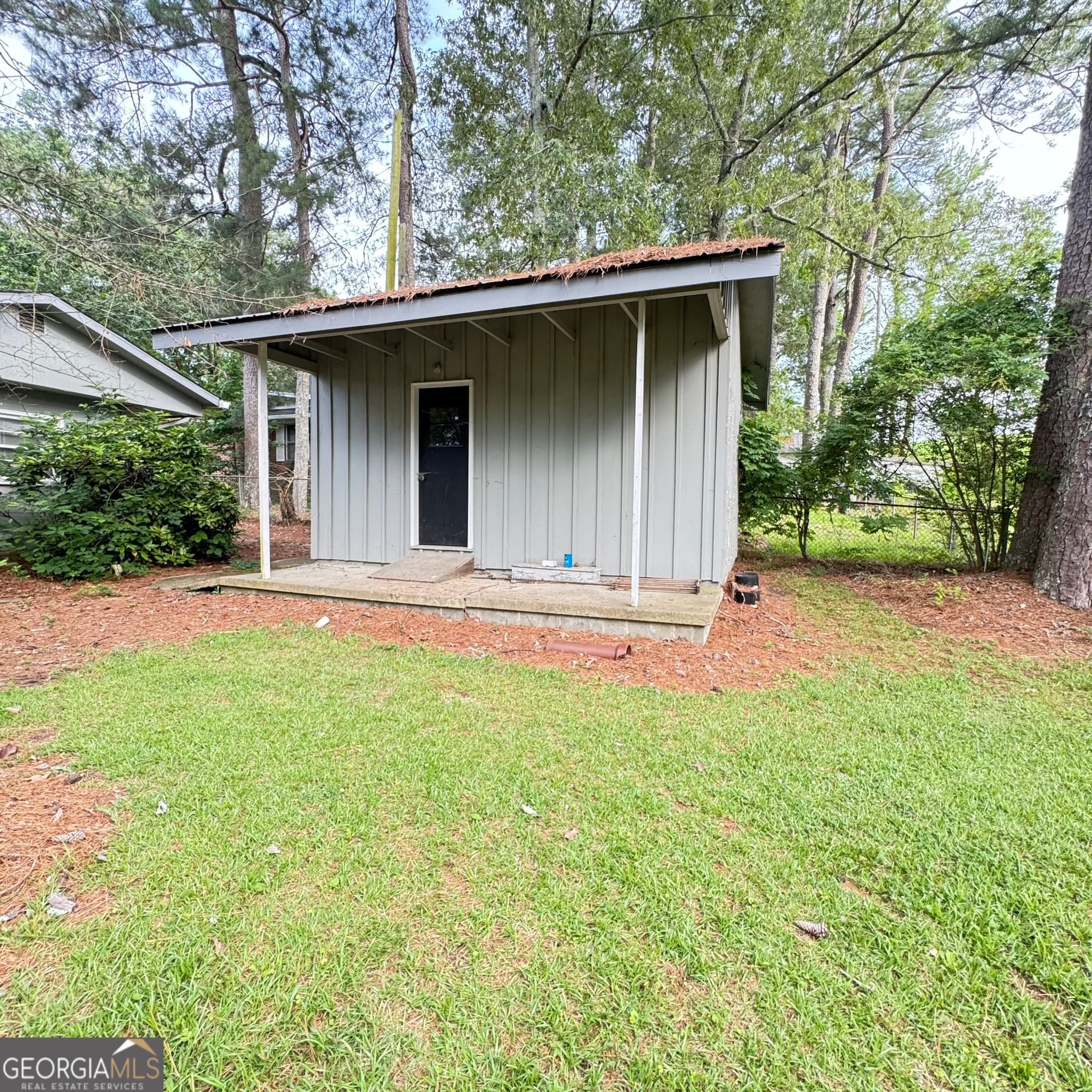 4 bedroom, 2.5 bathroom, 2,631 sq ft single family residence for sale at 207 Iris Drive, Centre, AL 35960 — photo 6