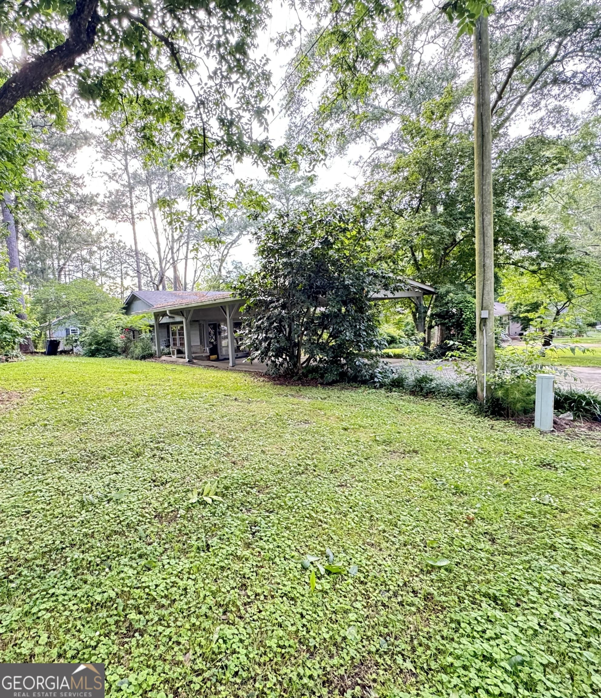 4 bedroom, 2.5 bathroom, 2,631 sq ft single family residence for sale at 207 Iris Drive, Centre, AL 35960 — photo 5
