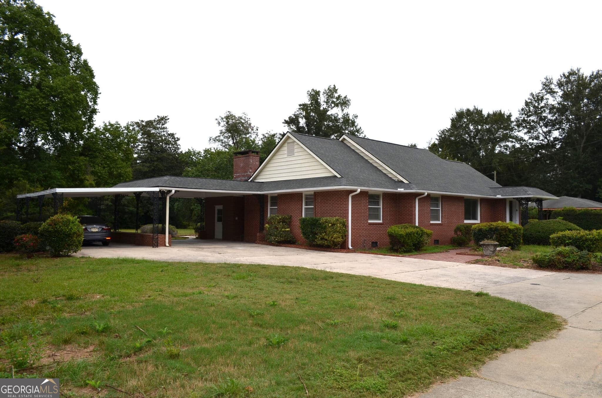 5 bedroom, 3.5 bathroom, 3,380 sq ft single family residence for sale at 29 Mimms Street, Reynolds, GA 31076