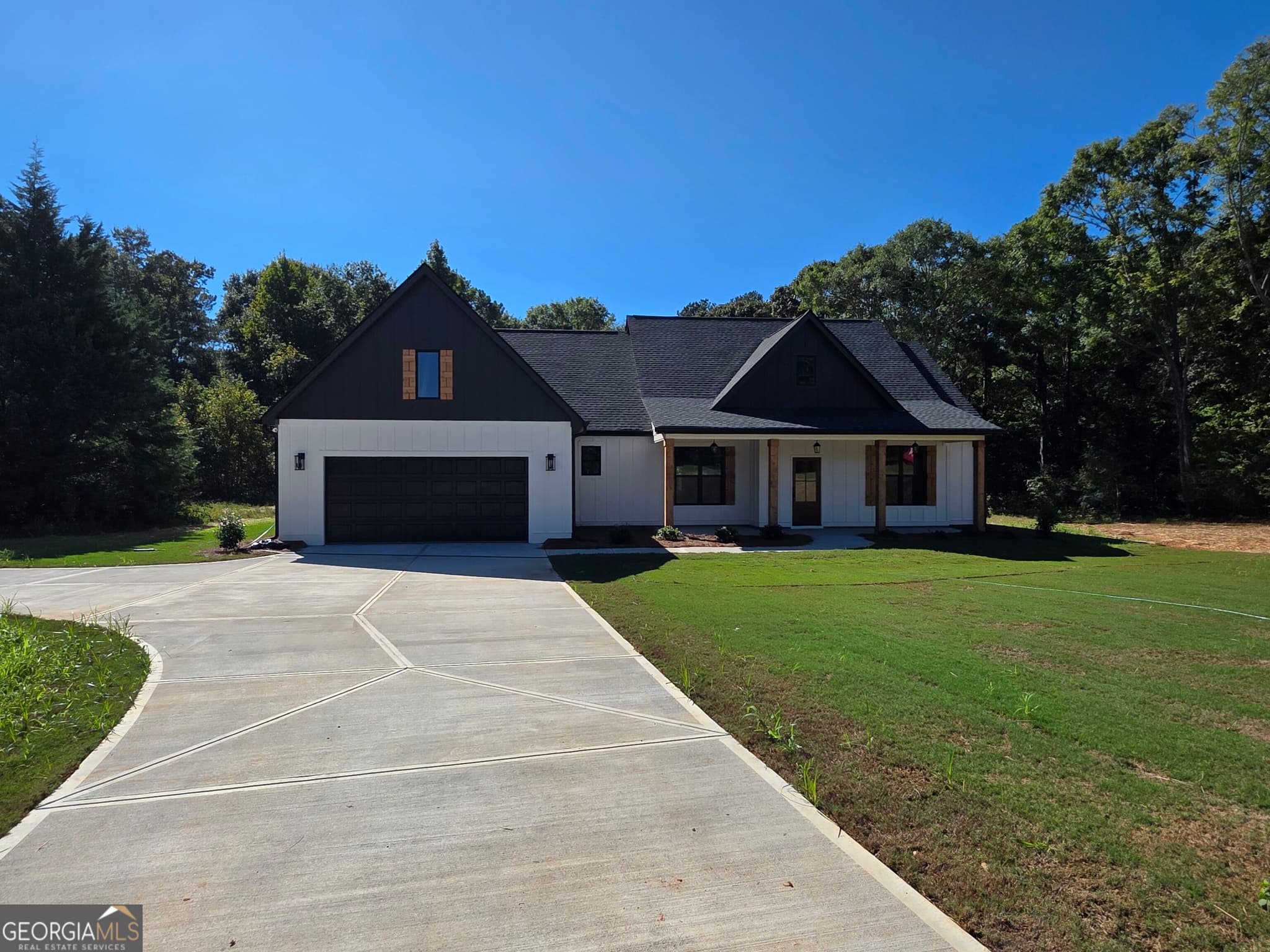 4 bedroom, 2 bathroom single family residence for sale at 468 Bob Thomas Road, Jackson, GA 30233 — photo 1 of 16