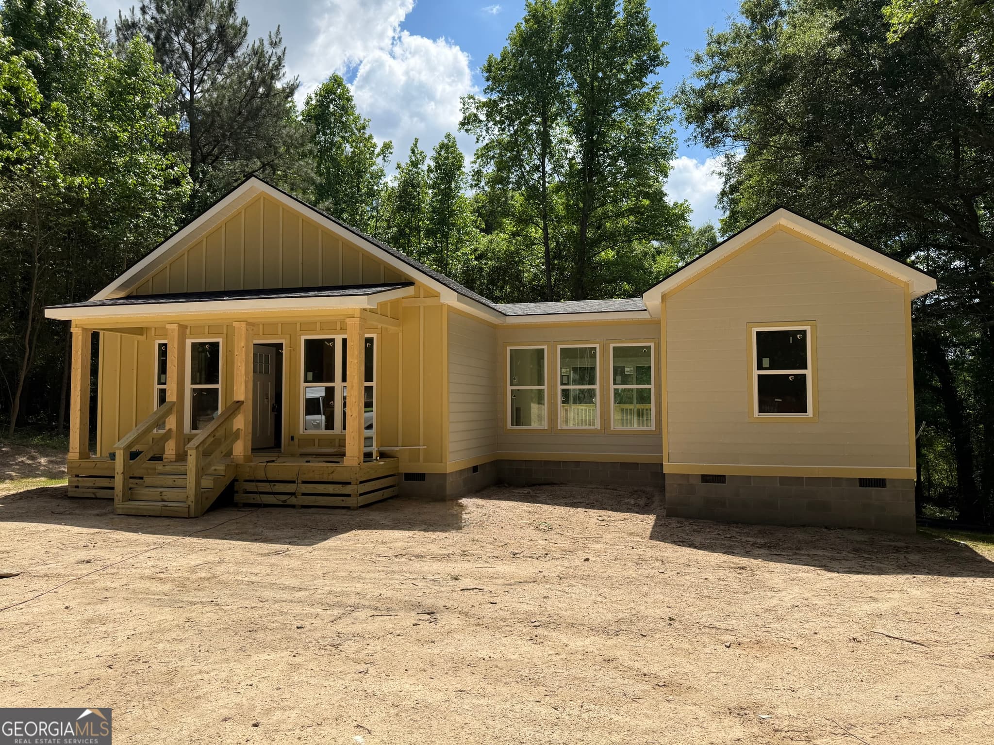 3 bedroom, 2 bathroom, 1,282 sq ft single family residence sold at 194 Poplar Circle, Lagrange, GA 30241
