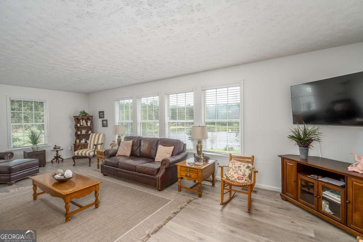 4 bedroom, 3 bathroom, 2,361 sq ft single family residence for sale at 1180 Green Briar Drive, Madison, GA 30650 — photo 9
