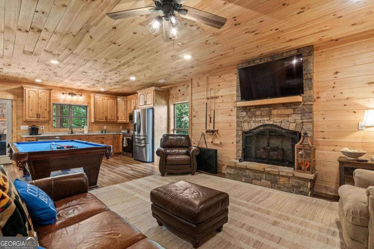 4 bedroom, 3.5 bathroom, 3,270 sq ft cabin,single family residence for sale at 167 Big Valley Overlook, Morganton, GA 30560 — photo 8