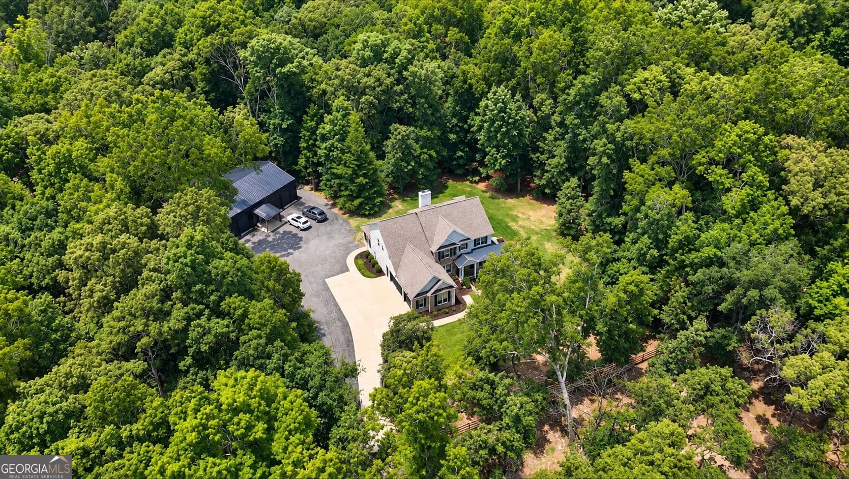 6 bedroom, 4 bathroom, 3,382 sq ft single family residence for sale at 513 Bankstown Road, Brooks, GA 30205 — photo 2