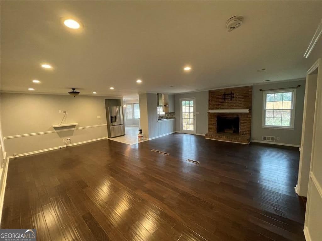 3 bedroom, 2 bathroom, 1,940 sq ft single family residence for sale at 2329 Valley Way, Snellville, GA 30078 — photo 6