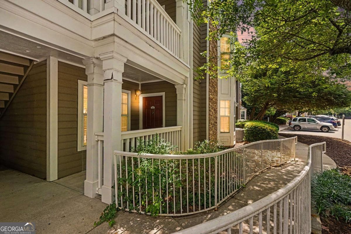 2 bedroom, 2 bathroom, 1,136 sq ft condominium sold at 112 Bentley Place, Tucker, GA 30084