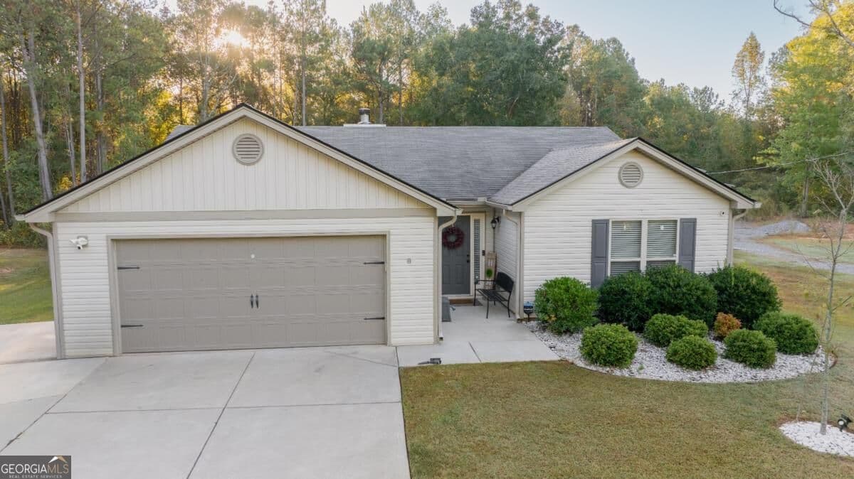 3 bedroom, 2 bathroom, 1,409 sq ft single family residence for sale at 773 Shoal Creek Road, Colbert, GA 30628 — photo 2