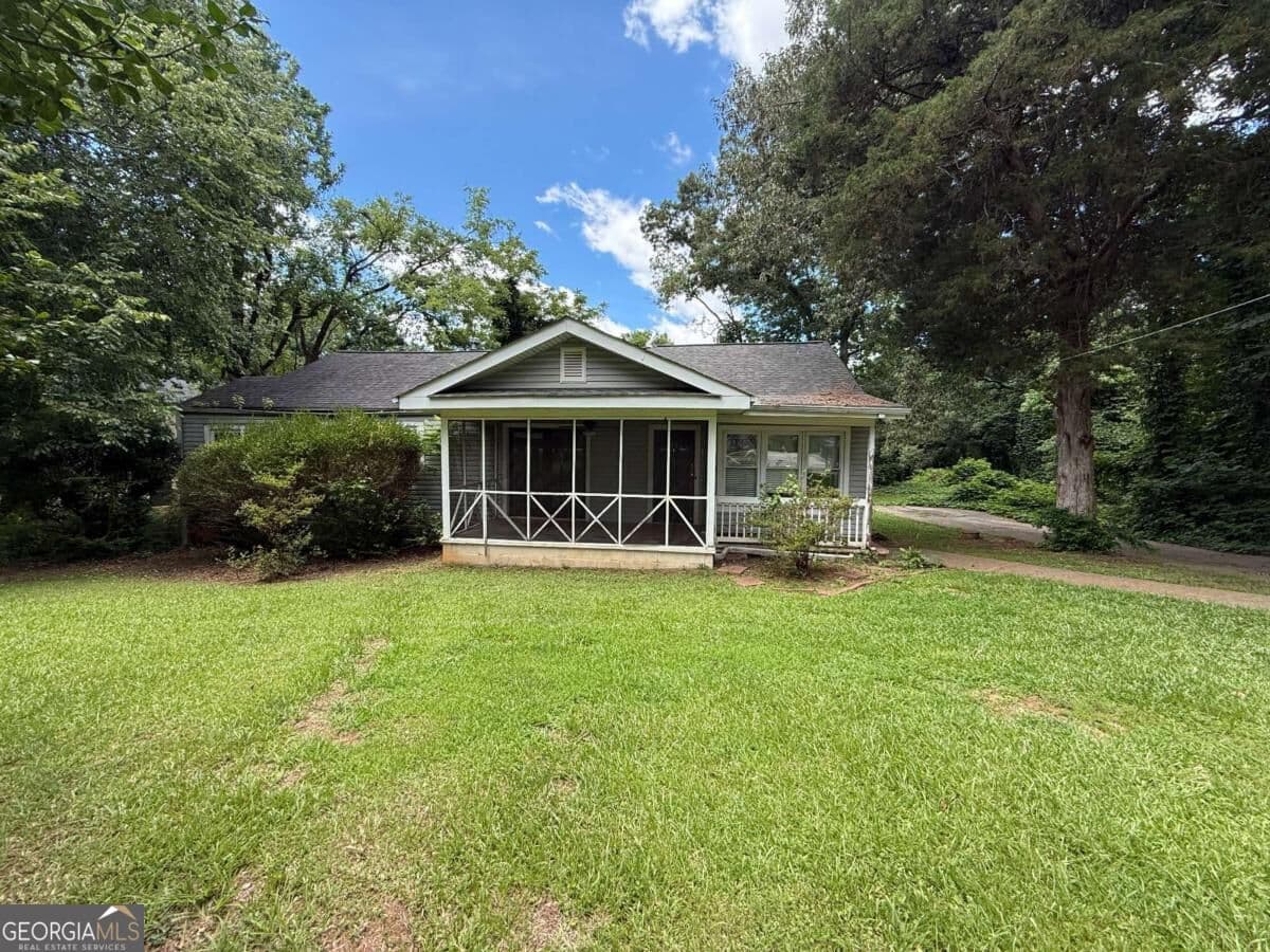 3 bedroom, 2 bathroom, 1,973 sq ft single family residence for sale at 1363 Boat Rock Road, Atlanta, GA 30331 — photo 2