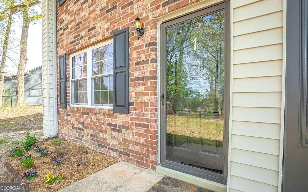 2 bedroom, 1.5 bathroom single family residence for rent at 1235 Riverside Drive D1, Gainesville, GA 30501 for $1,600 a month — photo 6