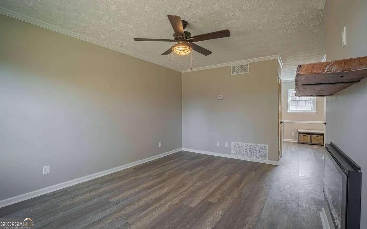 2 bedroom, 1.5 bathroom single family residence for rent at 1235 Riverside Drive D1, Gainesville, GA 30501 for $1,600 a month — photo 7