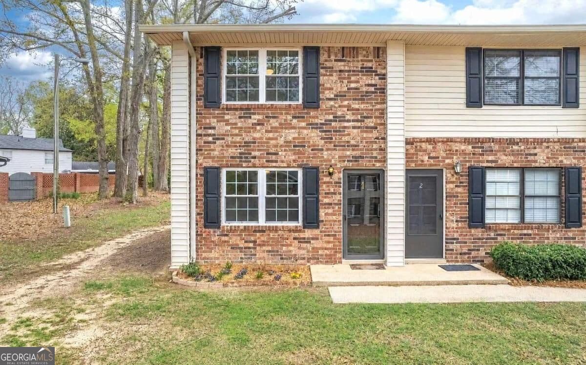 2 bedroom, 1.5 bathroom single family residence for rent at 1235 Riverside Drive D1, Gainesville, GA 30501 for $1,600 a month — photo 5
