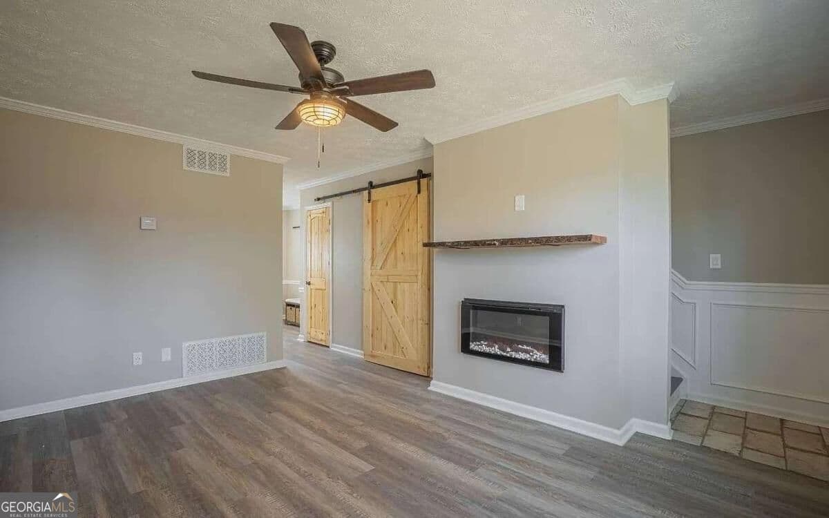 2 bedroom, 1.5 bathroom single family residence for rent at 1235 Riverside Drive D1, Gainesville, GA 30501 for $1,600 a month — photo 9