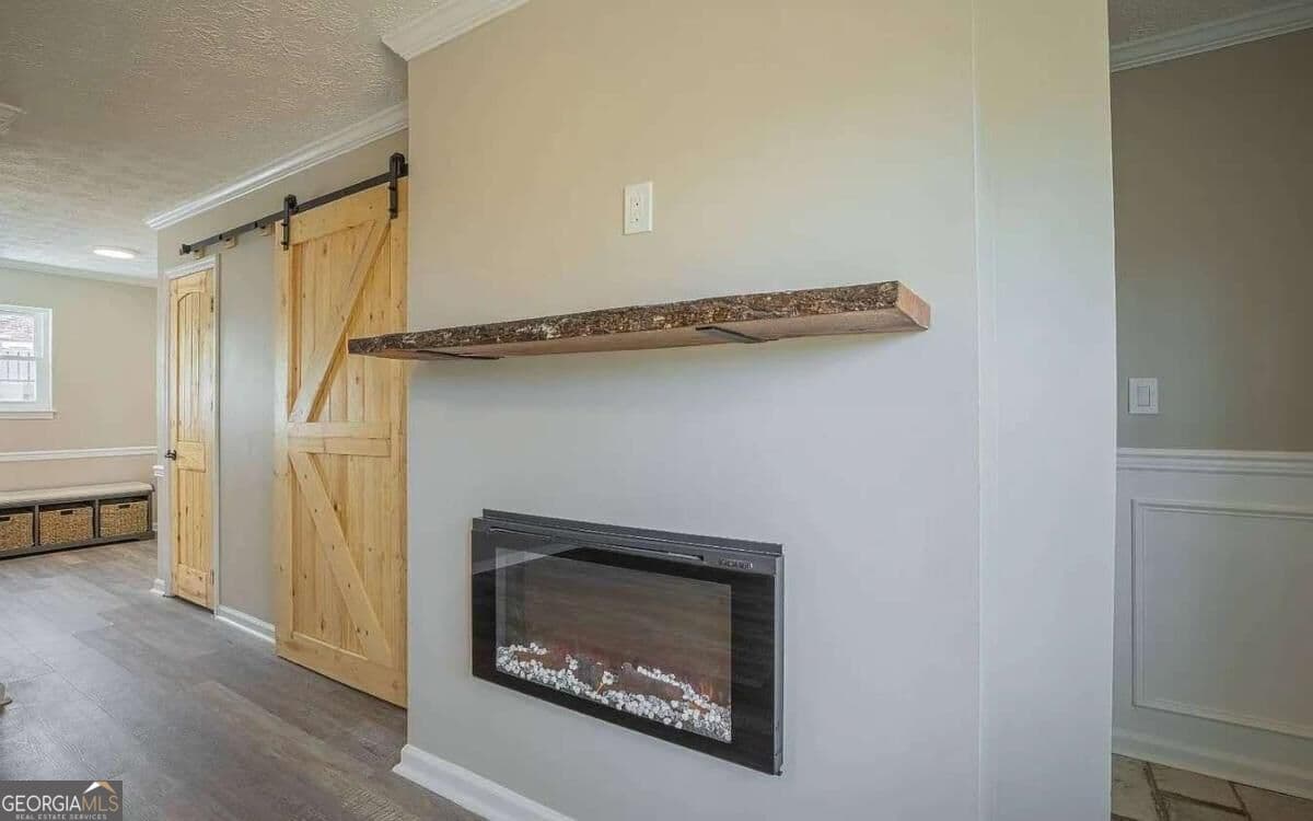 2 bedroom, 1.5 bathroom single family residence for rent at 1235 Riverside Drive D1, Gainesville, GA 30501 for $1,600 a month — photo 8