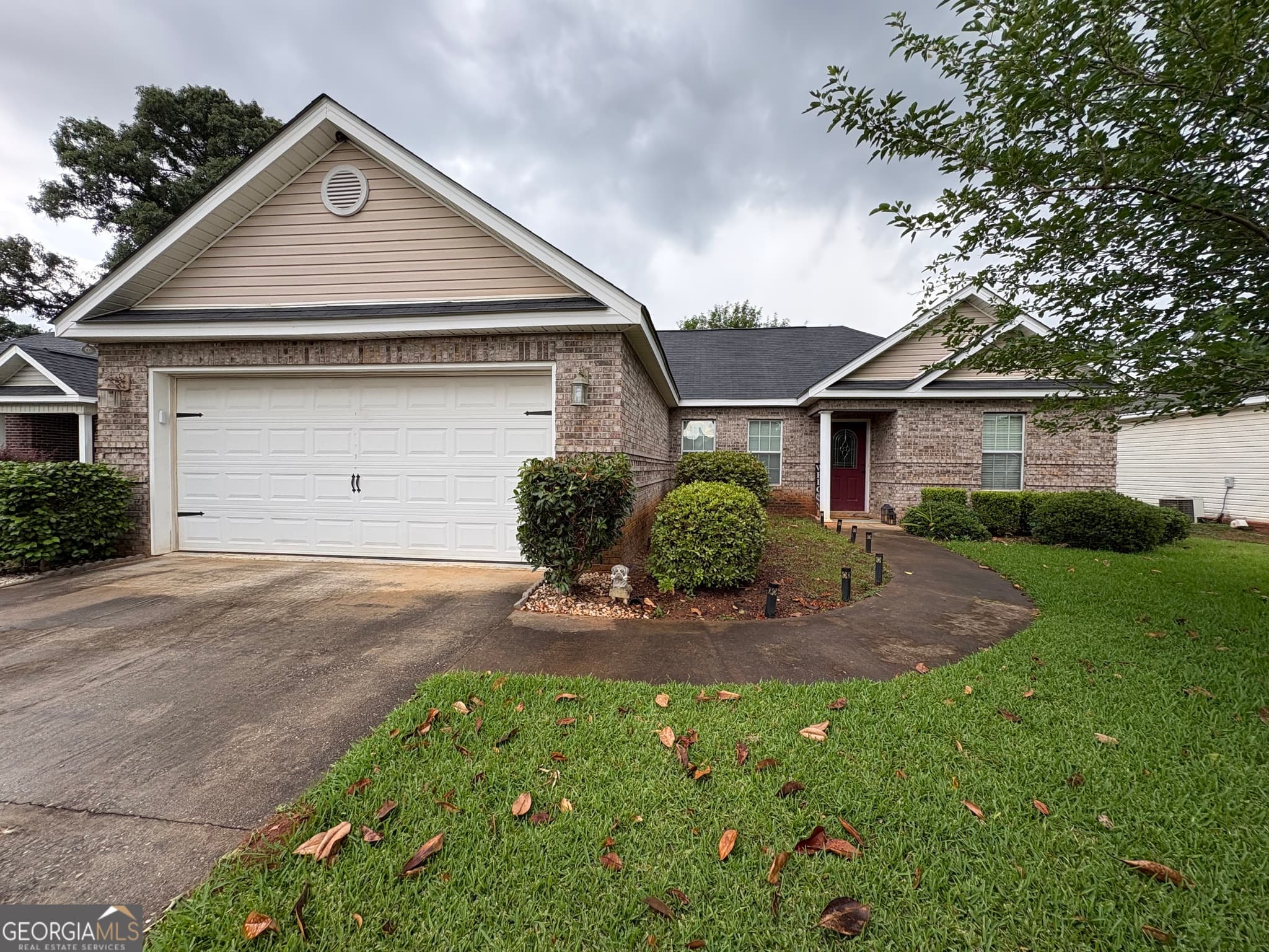 3 bedroom, 2 bathroom, 1,248 sq ft single family residence sold at 322 Manchester Lane, Byron, GA 31008