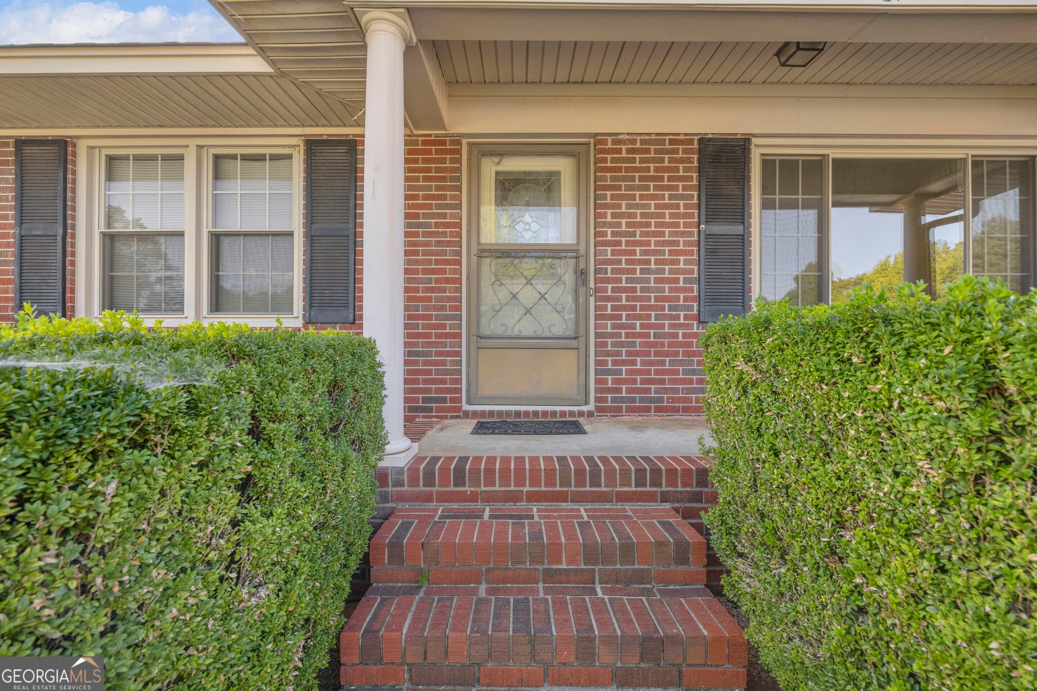 3 bedroom, 1.5 bathroom, 1,325 sq ft single family residence for sale at 61 Farris Road, Hartwell, GA 30643 — photo 2