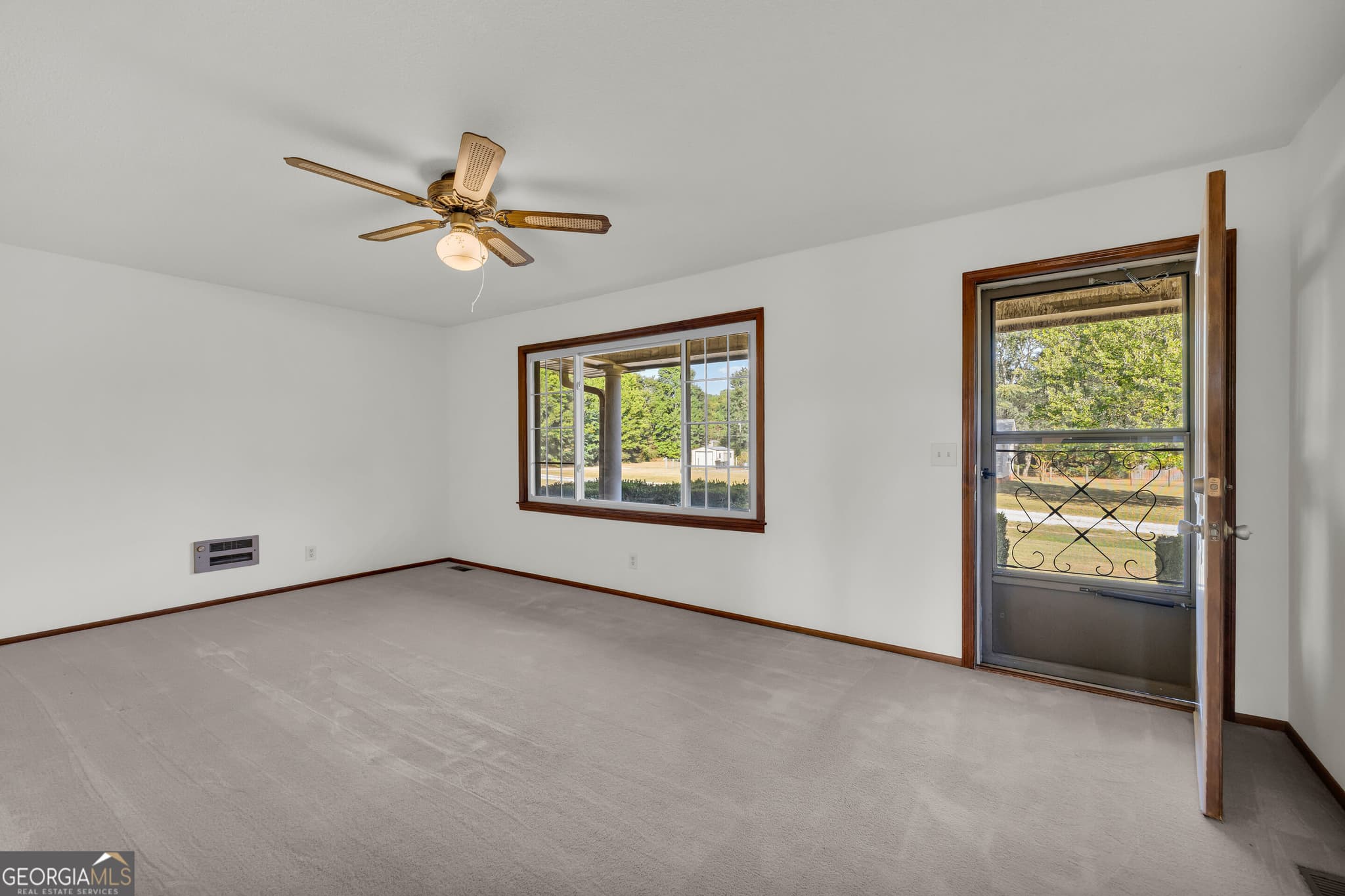 3 bedroom, 1.5 bathroom, 1,325 sq ft single family residence for sale at 61 Farris Road, Hartwell, GA 30643 — photo 4