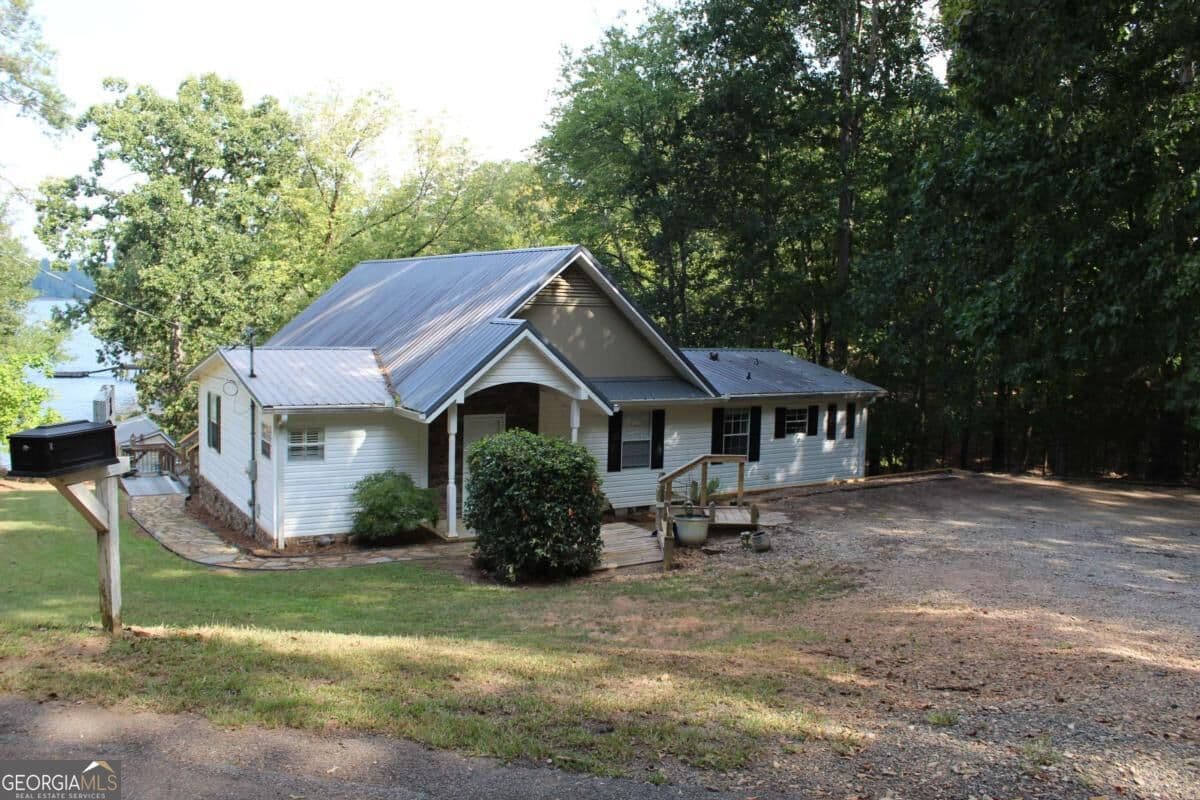 3 bedroom, 2 bathroom, 1,646 sq ft manufactured home,single family residence for sale at 190 Roberts Point, Jackson, GA 30233 — photo 7