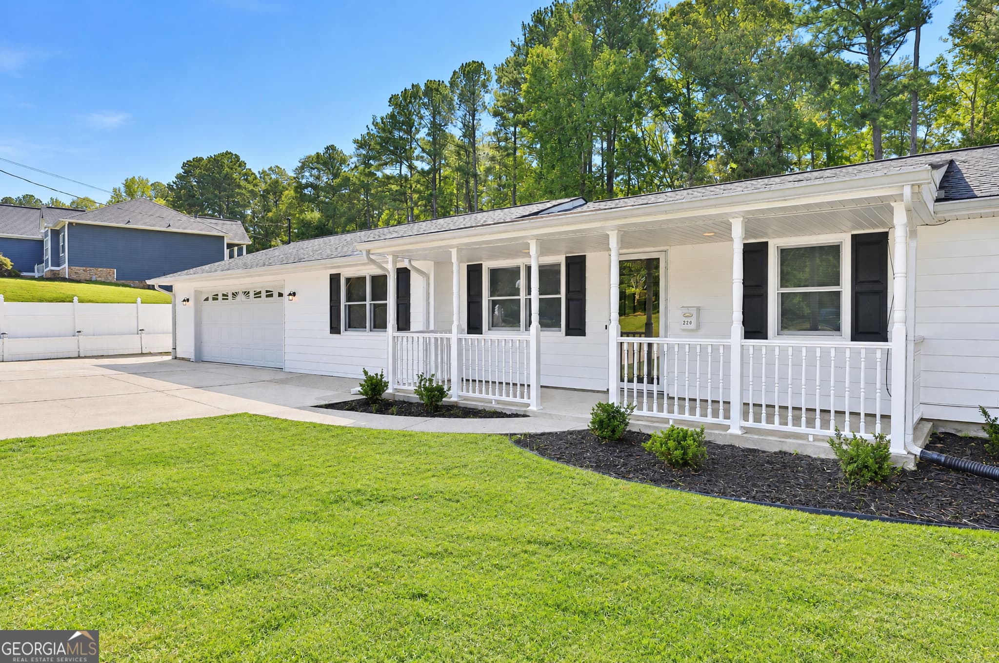 3 bedroom, 1 bathroom, 1,447 sq ft single family residence for rent at 220 E Crestwood Road, Tyrone, GA 30290 for $2,250 a month — photo 3