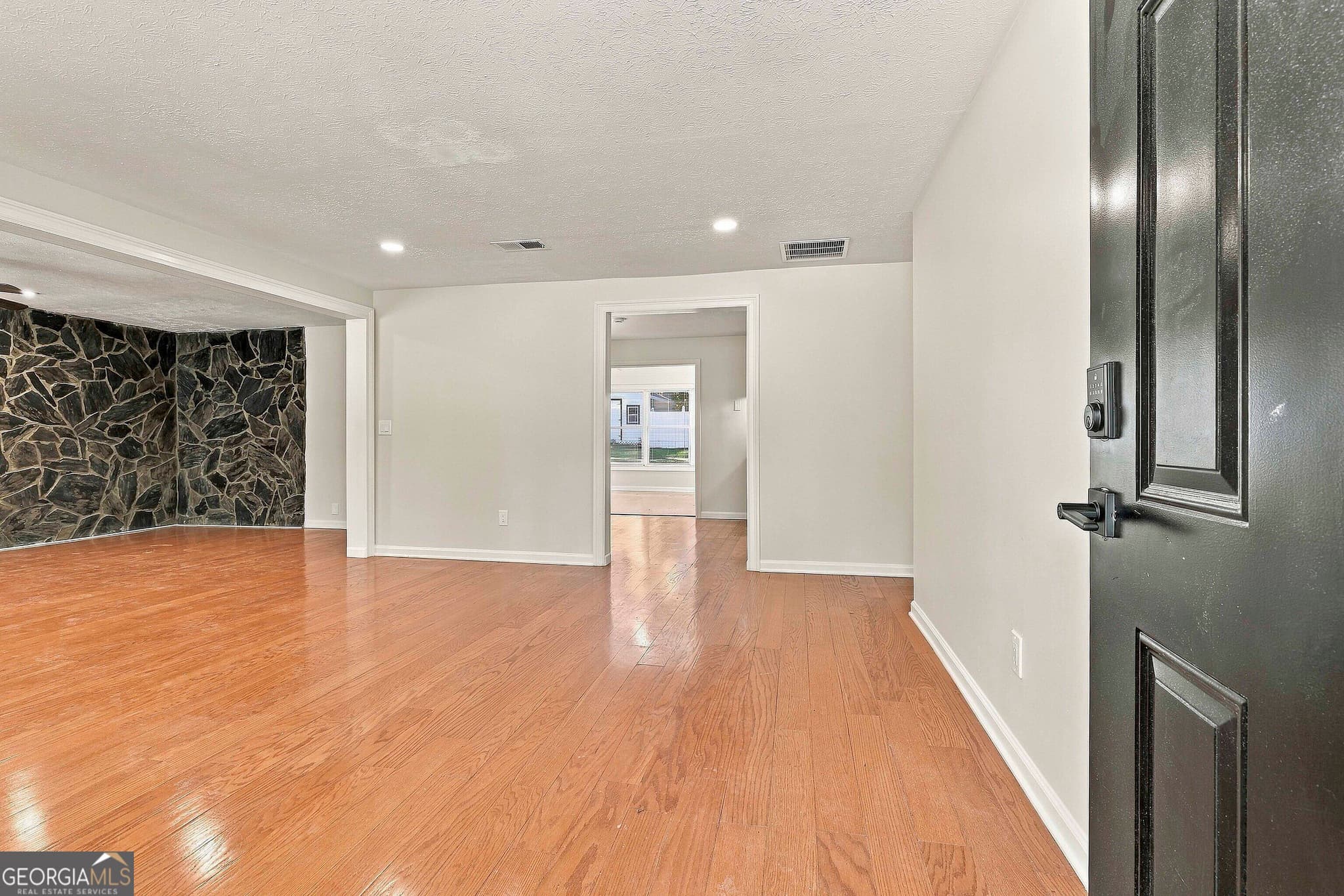 3 bedroom, 1 bathroom, 1,447 sq ft single family residence for rent at 220 E Crestwood Road, Tyrone, GA 30290 for $2,250 a month — photo 5