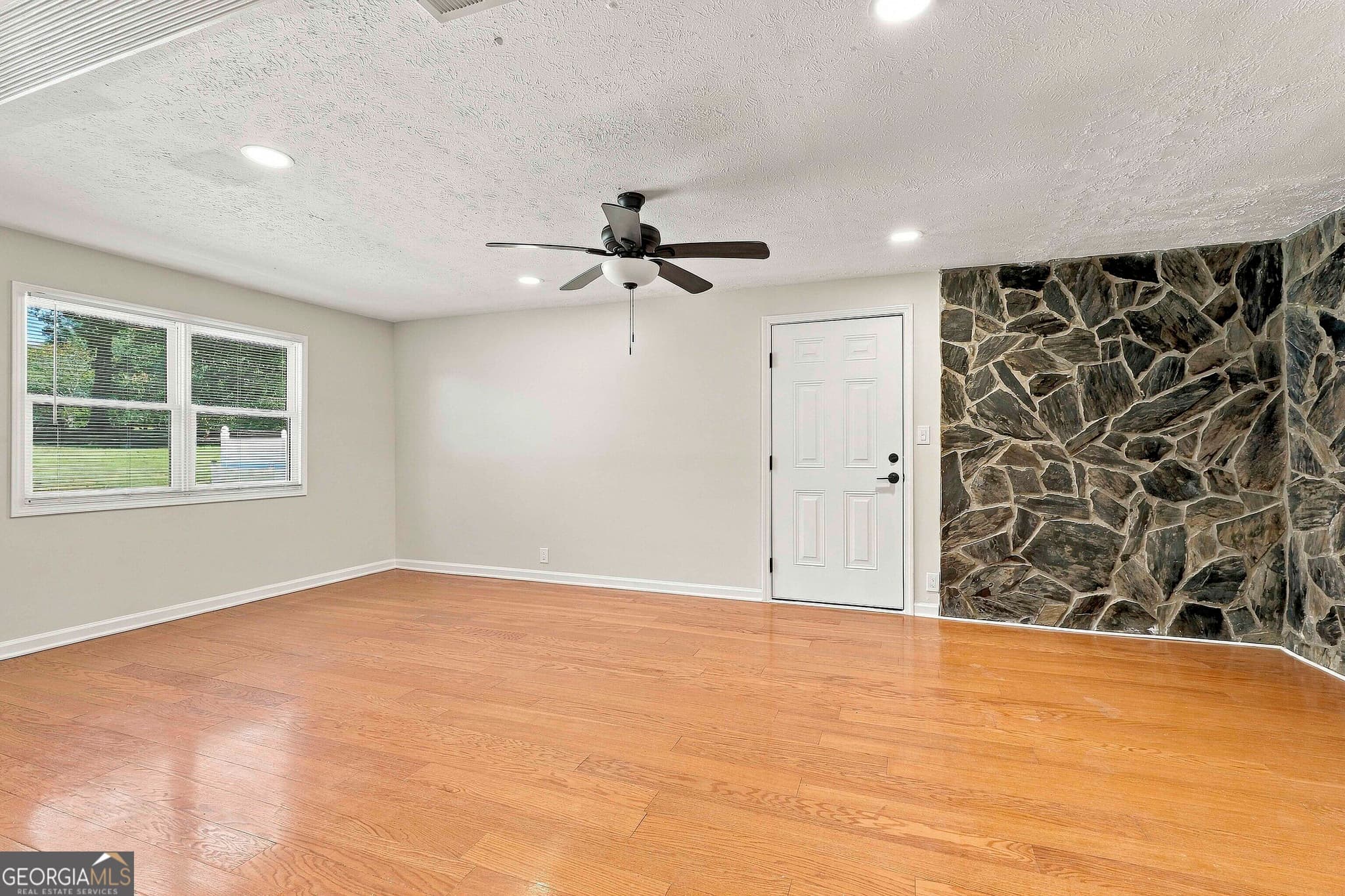 3 bedroom, 1 bathroom, 1,447 sq ft single family residence for rent at 220 E Crestwood Road, Tyrone, GA 30290 for $2,250 a month — photo 9