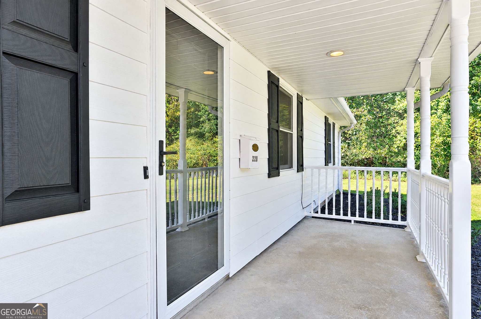3 bedroom, 1 bathroom, 1,447 sq ft single family residence for rent at 220 E Crestwood Road, Tyrone, GA 30290 for $2,250 a month — photo 4