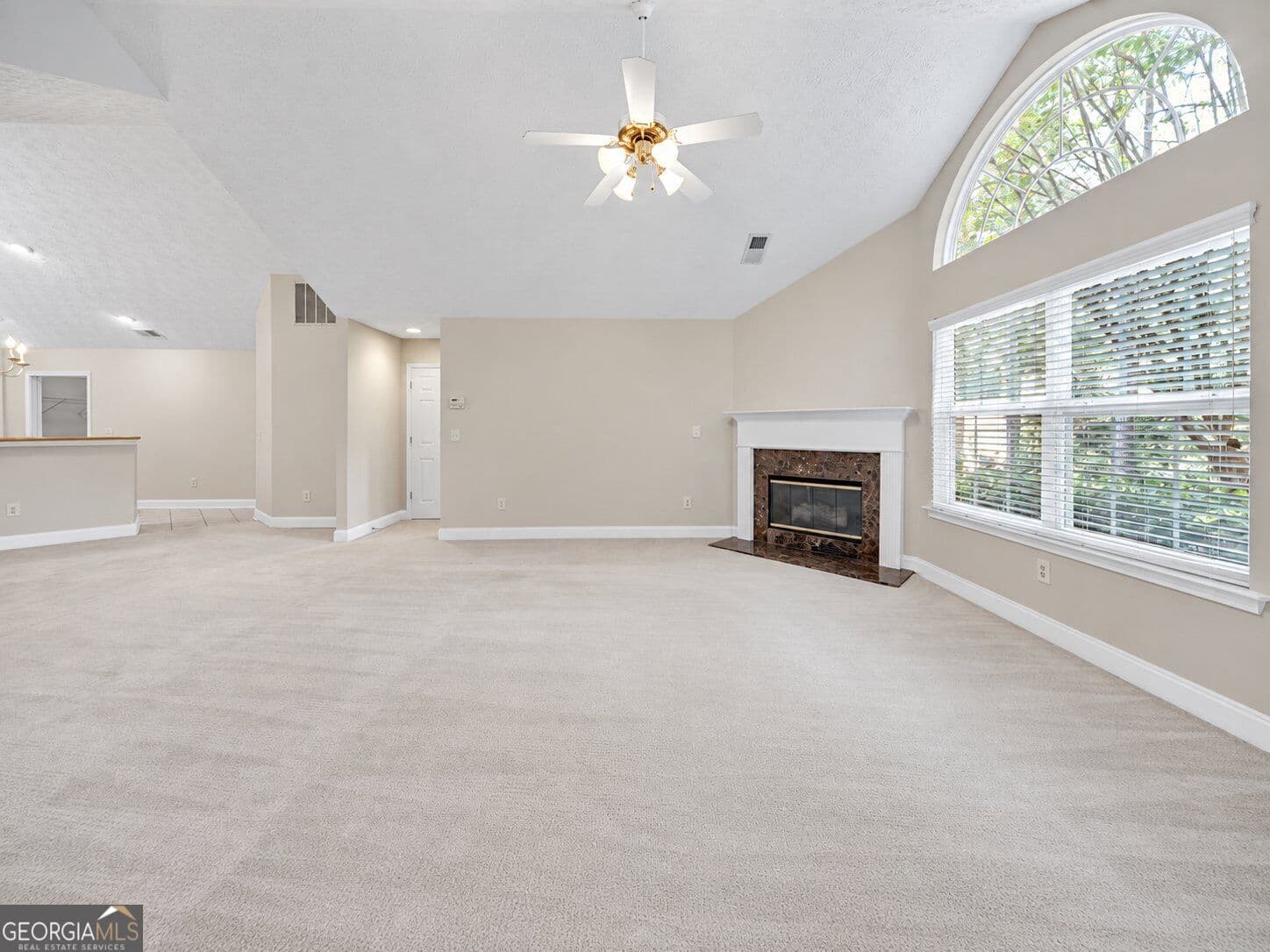 3 bedroom, 2 bathroom, 1,757 sq ft condominium for sale at 142 Vintage Club Circle, Marietta, GA 30066 — photo 7