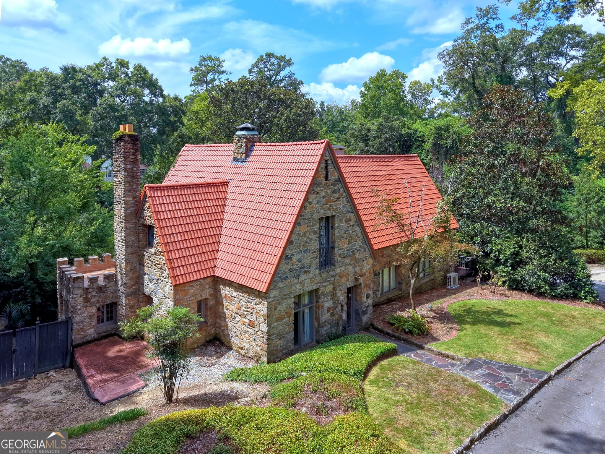 3 bedroom, 4 bathroom, 3,017 sq ft single family residence for sale at 1414 Dinglewood Drive, Columbus, GA 31906 — photo 2