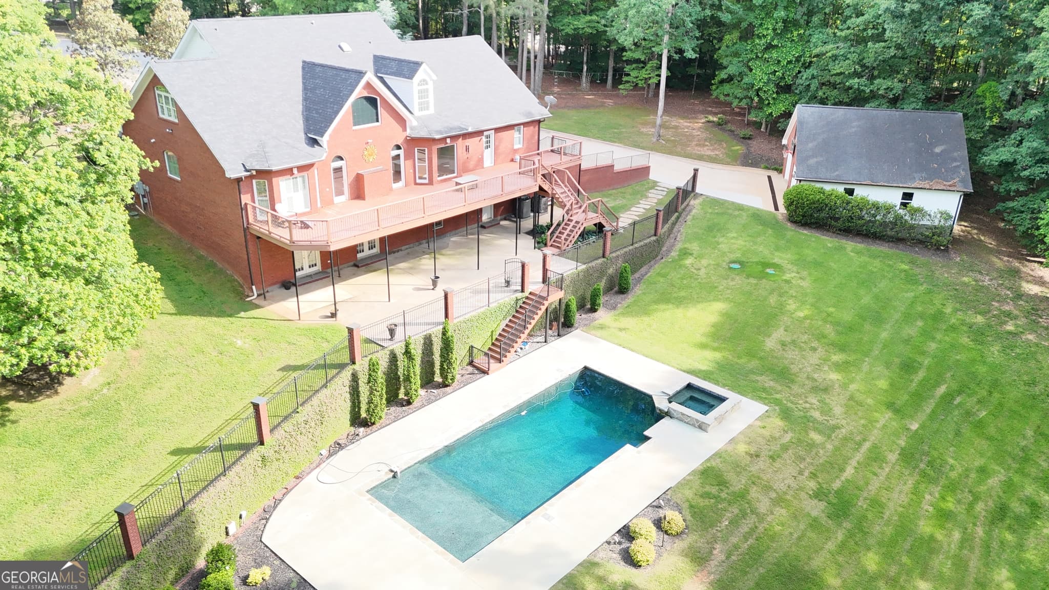 5 bedroom, 4 bathroom, 5,044 sq ft single family residence for sale at 1836 Morningside Tr, Elberton, GA 30635 — photo 3
