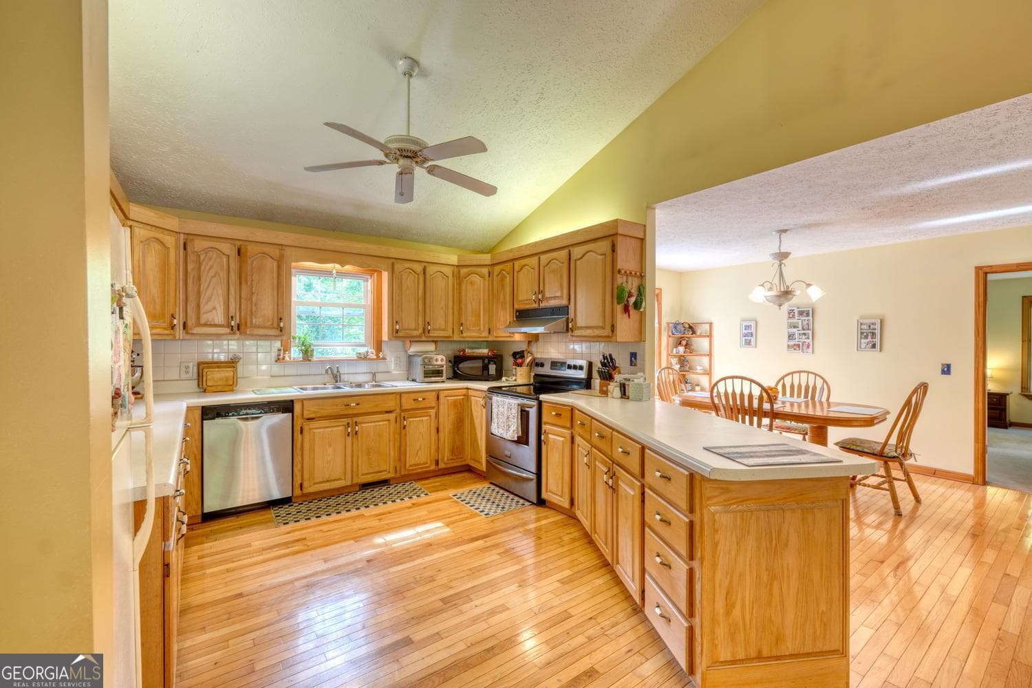 3 bedroom, 2.5 bathroom, 2,632 sq ft single family residence for sale at 115 Ledge Lane, Blairsville, GA 30512 — photo 8