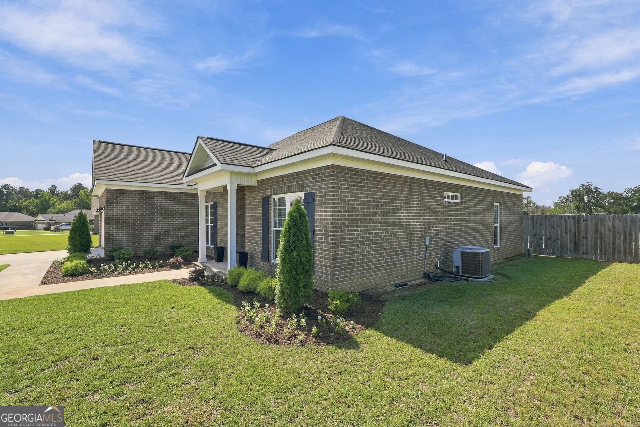 3 bedroom, 2 bathroom, 1,646 sq ft single family residence for sale at 504 Winter Way, Statesboro, GA 30458 — photo 5