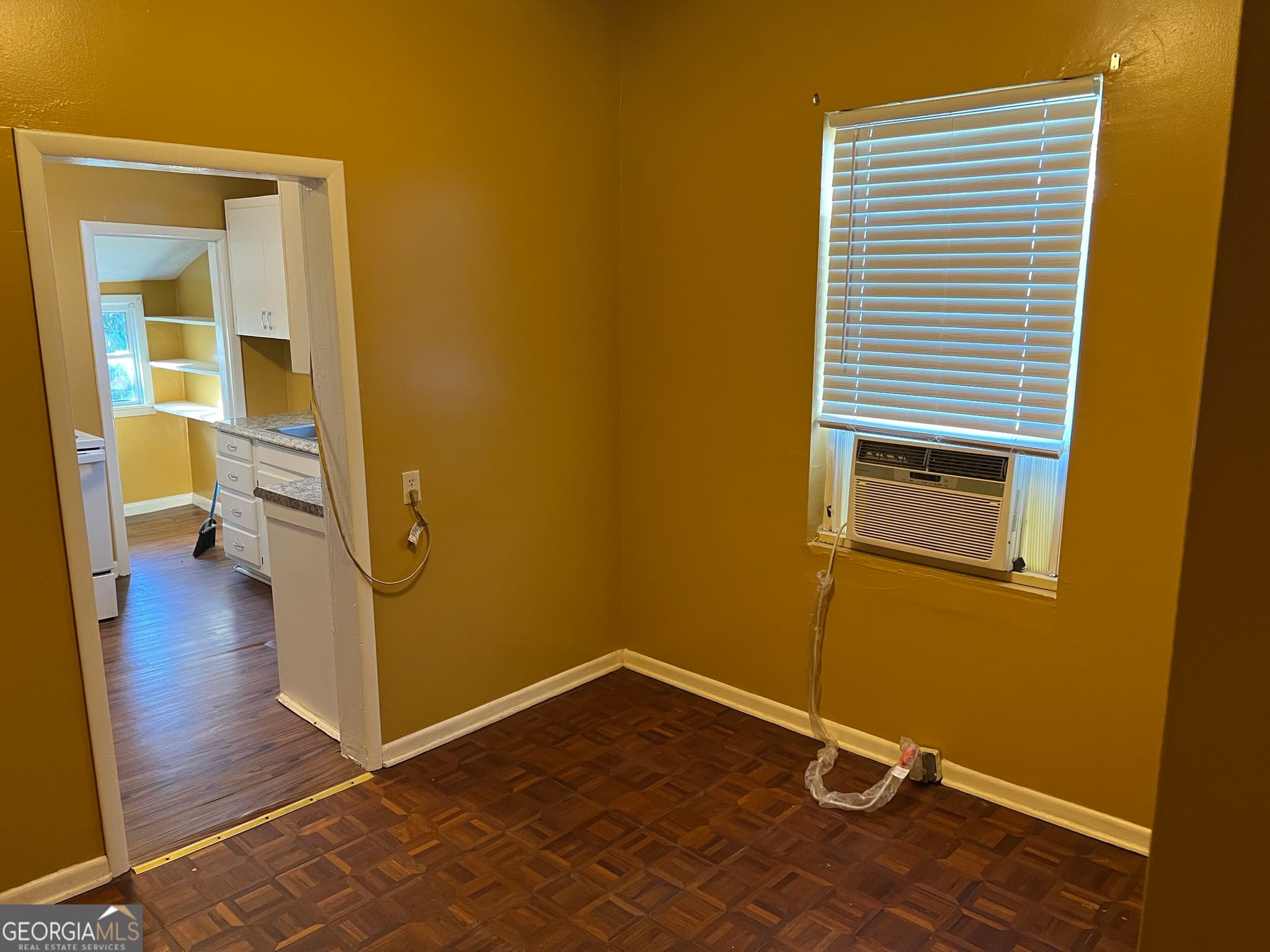2 bedroom, 2 bathroom, 1,035 sq ft single family residence under contract at 2011 Albany Street, Brunswick, GA 31520 — photo 4