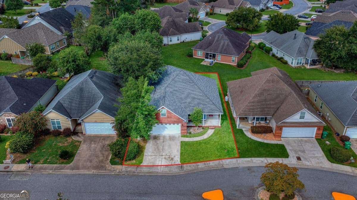 3 bedroom, 2 bathroom, 1,960 sq ft single family residence for sale at 3779 Old Vine Way, Valdosta, GA 31605 — photo 6