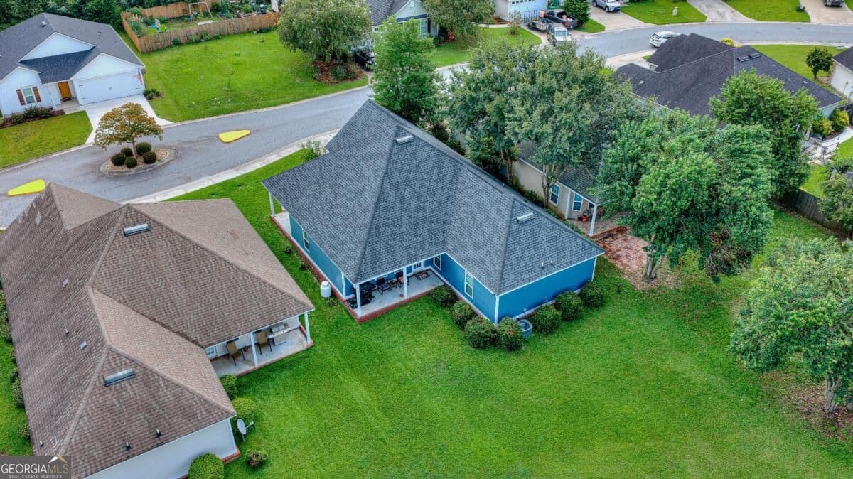 3 bedroom, 2 bathroom, 1,960 sq ft single family residence for sale at 3779 Old Vine Way, Valdosta, GA 31605 — photo 9