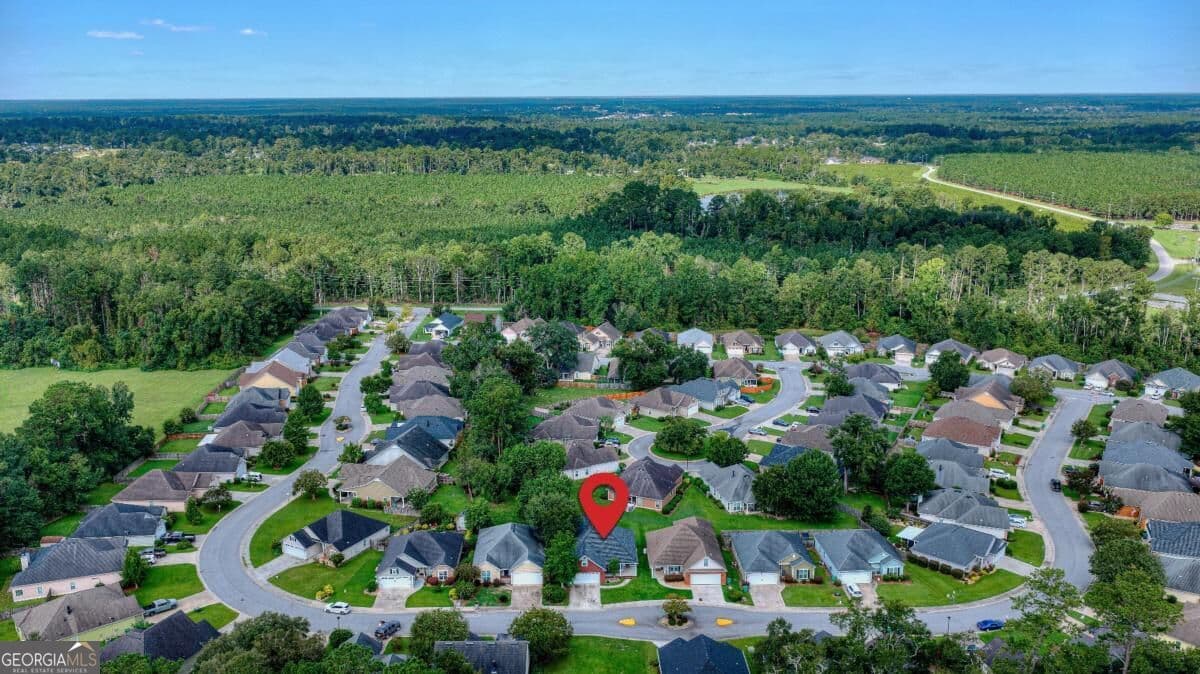 3 bedroom, 2 bathroom, 1,960 sq ft single family residence for sale at 3779 Old Vine Way, Valdosta, GA 31605 — photo 10