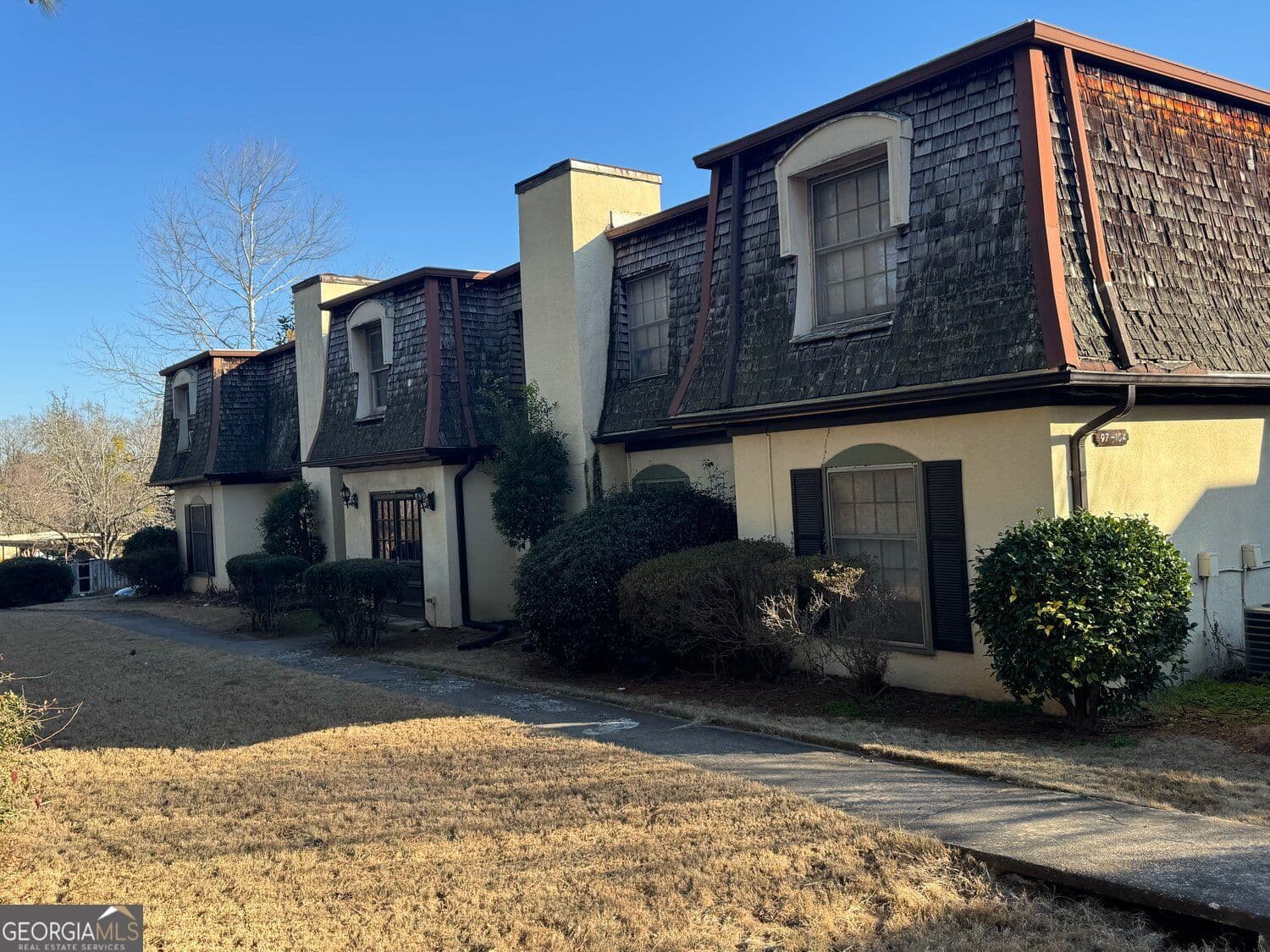 2 bedroom, 1 bathroom, 1,072 sq ft condominium for sale at 98 Rue Fontaine, Lithonia, GA 30038