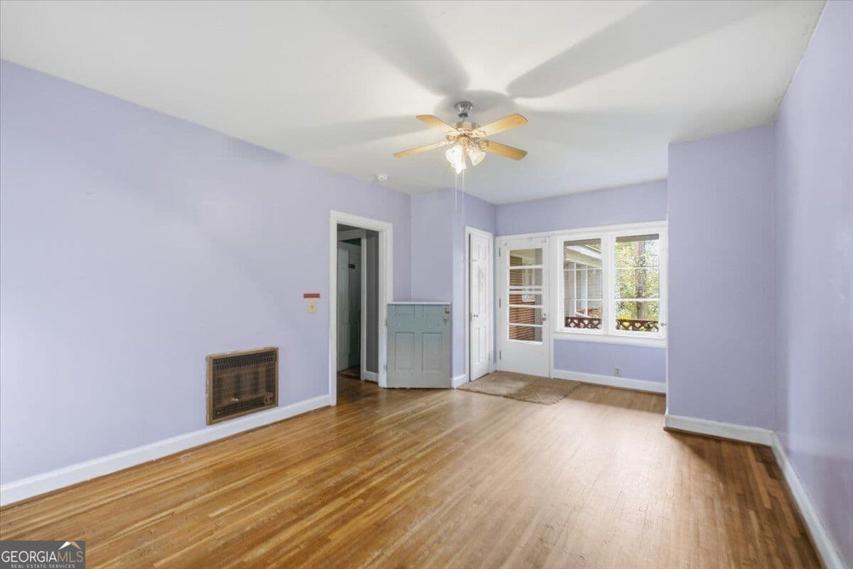 3 bedroom, 2 bathroom, 1,931 sq ft single family residence under contract at 308 S Cherokee Street, Lafayette, GA 30728 — photo 4