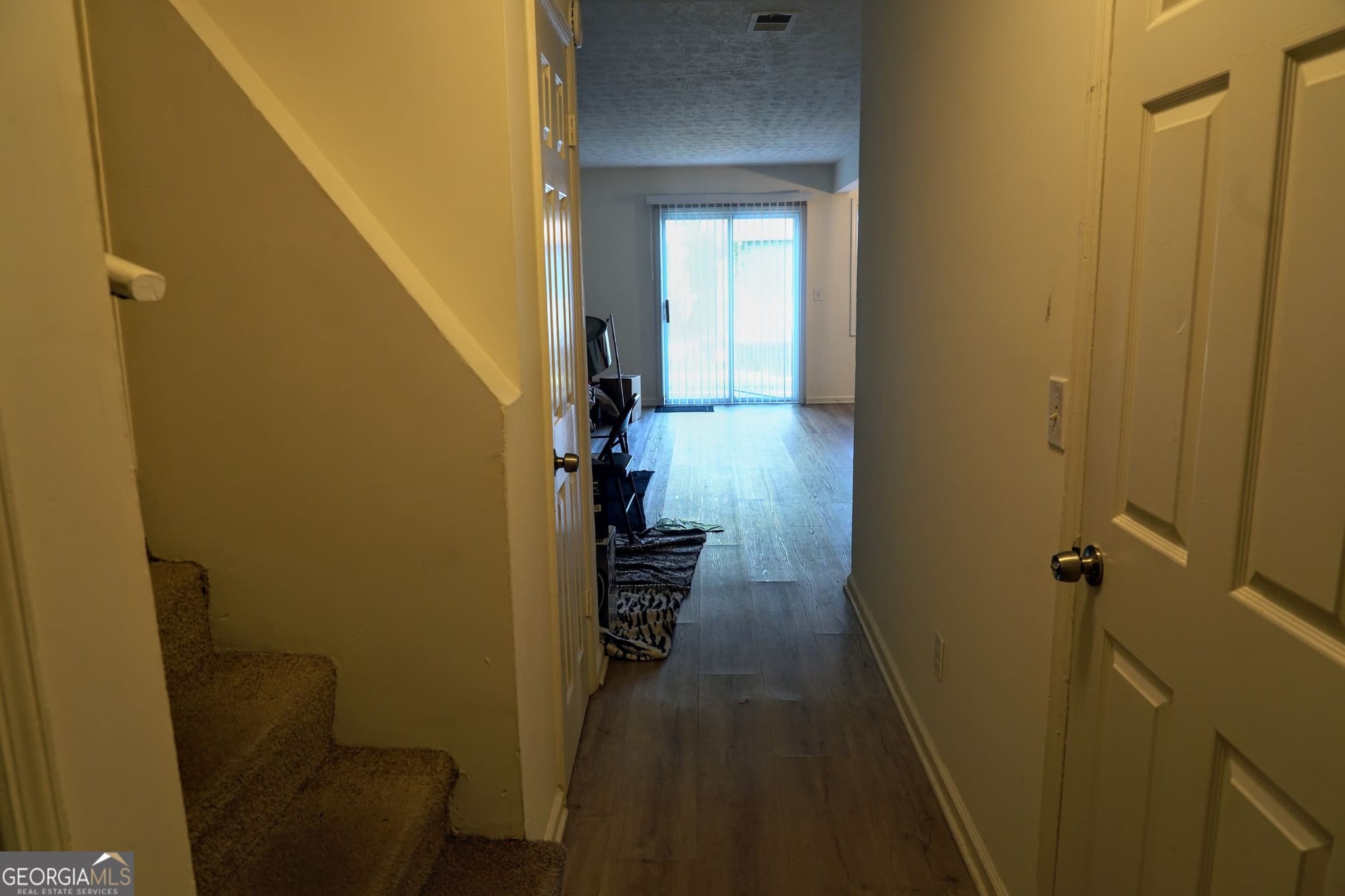 3 bedroom, 2.5 bathroom, 1,466 sq ft townhouse for sale at 2301 Pine Tree Trail, South Fulton, GA 30349 — photo 3