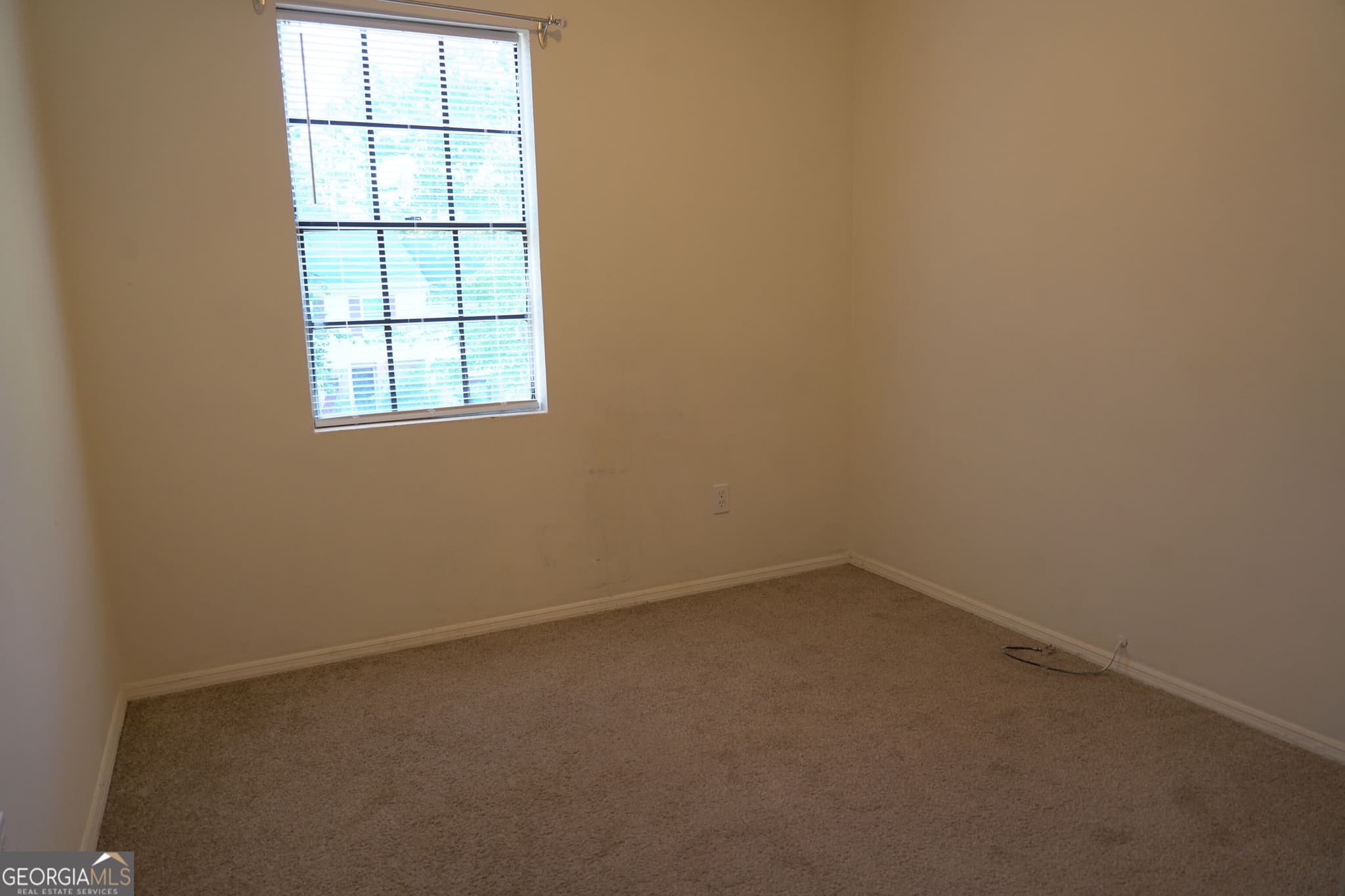 3 bedroom, 2.5 bathroom, 1,466 sq ft townhouse for sale at 2301 Pine Tree Trail, South Fulton, GA 30349 — photo 8