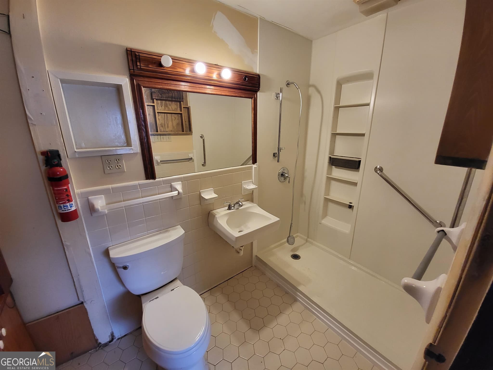 4 bedroom, 2 bathroom, 1,314 sq ft single family residence for sale at 213 Whipporwill Way, Riverdale, GA 30274 — photo 3