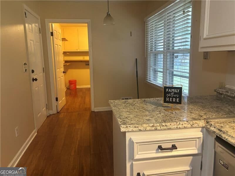 3 bedroom, 2 bathroom single family residence for rent at 4264 Abingdon Drive, Stone Mountain, GA 30083 for $1,990 a month — photo 8