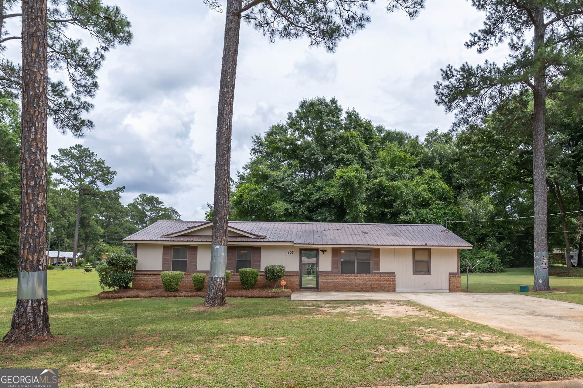 3 bedroom, 1.5 bathroom, 1,375 sq ft single family residence sold at 1903 Armory Drive, Americus, GA 31719