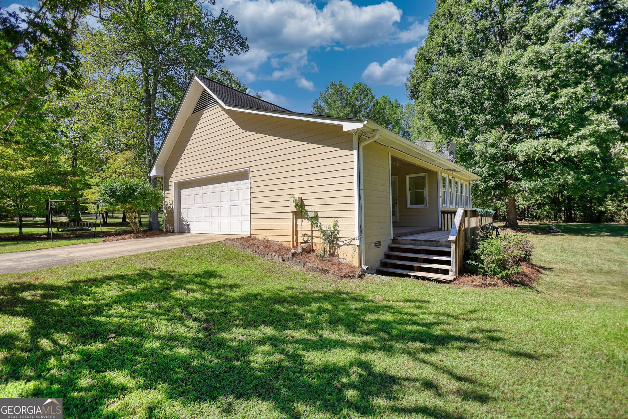 3 bedroom, 2.5 bathroom, 2,109 sq ft single family residence for sale at 1611 Tappan Spur Road, Watkinsville, GA 30677 — photo 7