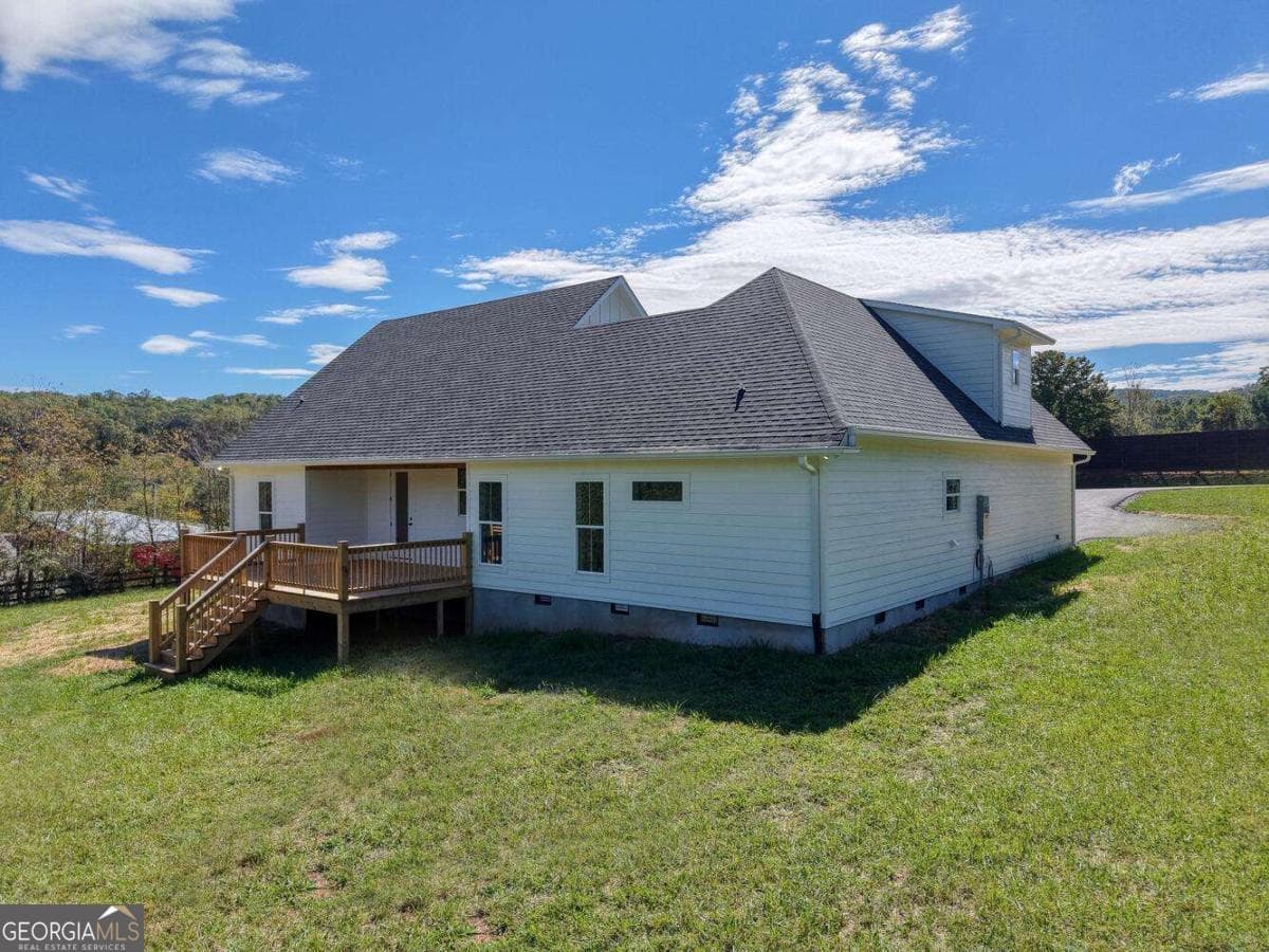 3 bedroom, 3.5 bathroom, 2,168 sq ft single family residence for sale at 124 Meadow Brooke Lane 2, Young Harris, GA 30582 — photo 6