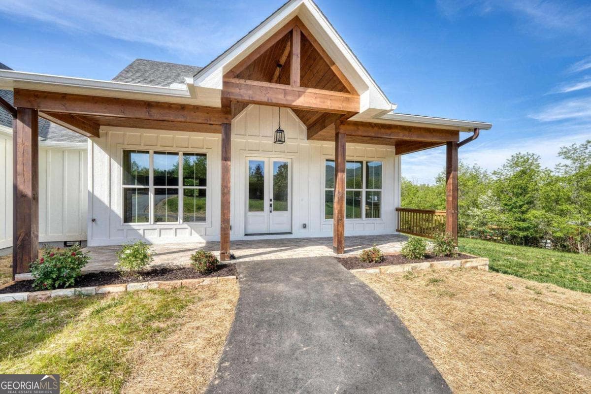 3 bedroom, 3.5 bathroom, 2,168 sq ft single family residence for sale at 124 Meadow Brooke Lane 2, Young Harris, GA 30582 — photo 7