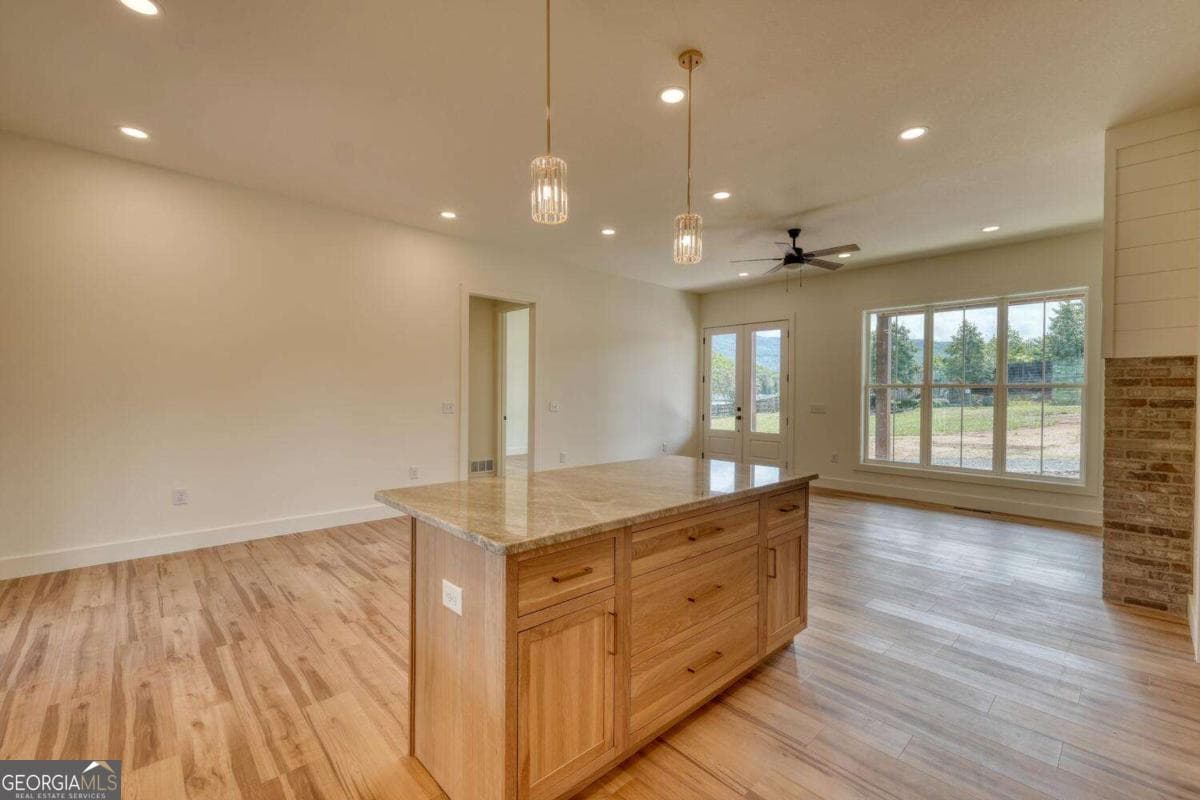 3 bedroom, 3.5 bathroom, 2,168 sq ft single family residence for sale at 124 Meadow Brooke Lane 2, Young Harris, GA 30582 — photo 10