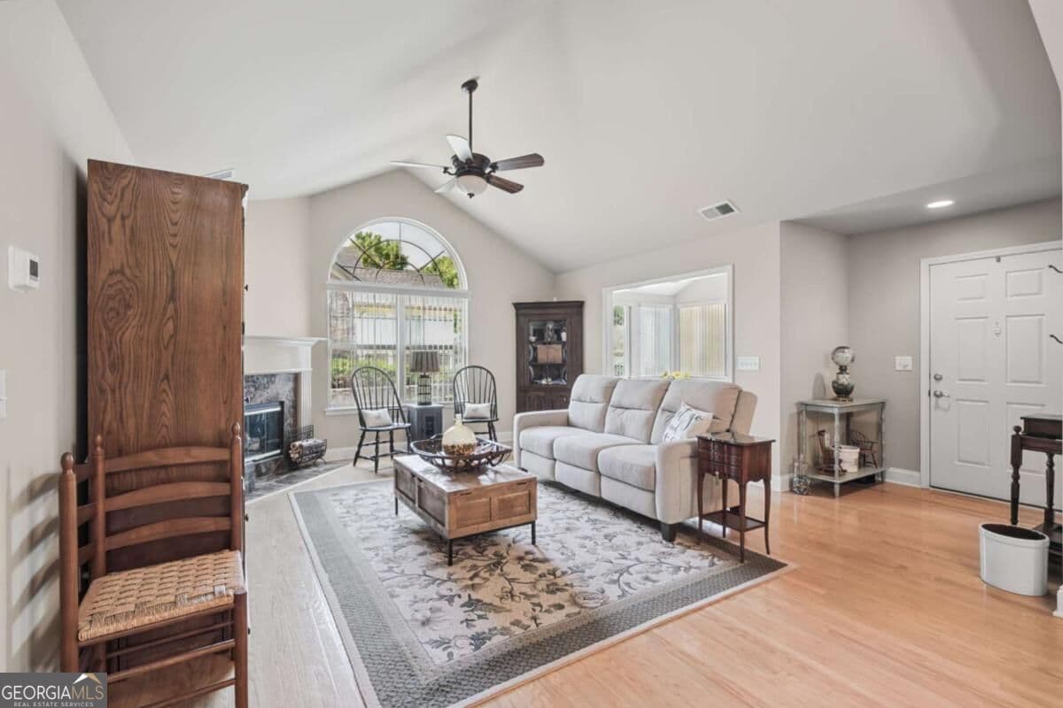2 bedroom, 2 bathroom, 1,712 sq ft condominium for sale at 5316 Stone Village Circle, Kennesaw, GA 30152 — photo 7